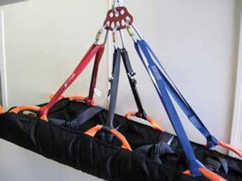 There should be a minimum of four people carrying the stretcher. Each operator to grasp carry handle in palm of hand and close hand securely for a good safe grip.