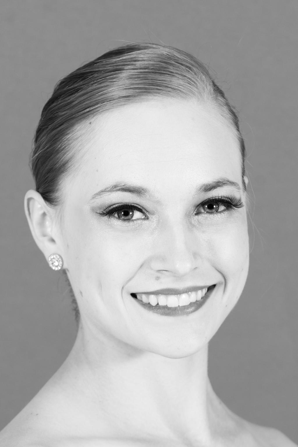 She danced with Greater Lansing Ballet, Ballet Magnificat and as a freelance artist, teacher and choreographer in the Chicago area.