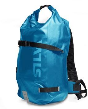 The backpack has ventilated shoulder straps and it is easy stuff and close thanks the smart roll closure system.
