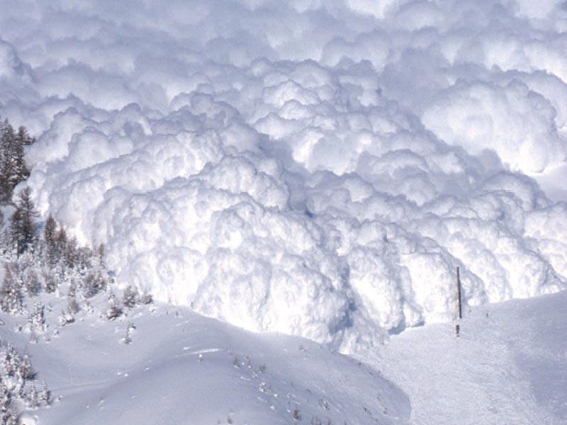 Avalanche Risks Between 1926 and 2004, average snowpack in northern New Hampshire/southern Maine decreased by 16 percent.