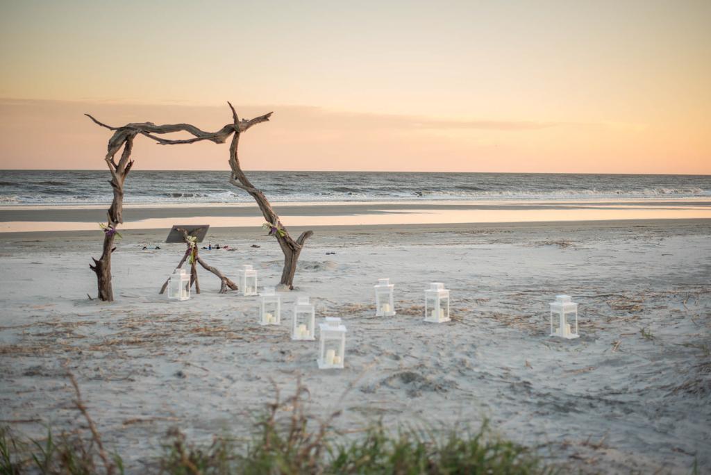 Fripp Island Resort is a private island located off of South Carolina s southeastern coast and the ideal destination wedding venue.