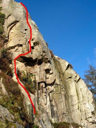 Upper Crag Girdle 30m MVS 4b Enjoyable climbing throughout. 1 15m (4b).