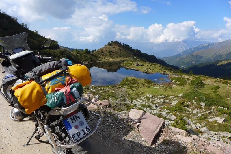 PROGRAM ENDURO TOUR LAKE GARDA OFFROAD 2018 Come with us to Lake Garda for a new experience. On forgotten roads we will make our way towards the south.