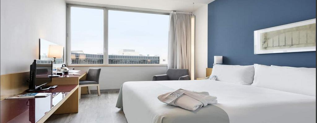Airport: Accreditation: Barcelona International Airport Barcelona International Airport 15 minutes to the hotels. Tryp Hotel provides shuttle bus.