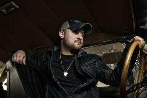 FRONTIER DAYS 2017 Saturday, July 1st 8:00PM Grandstand Entertainment AARON GOODVIN One of the benefits of growing up in a small town is that you learn how to make your own entertainment.