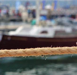 traditional boats. Thanks to the material used, OLDTIMER provides better strength and utility properties compared to ropes made of natural materials.