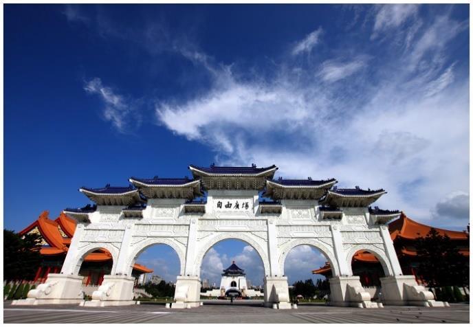 tw/ National Palace Museum The National Palace Museum houses the world's largest collection of priceless