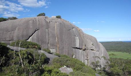 Rock Climbs at Monkey Rock, Denmark, Western Australia By Paul Collis Second Edition, September 2016 Important Notice Read This First Rock climbing is an activity that can be extremely hazardous and