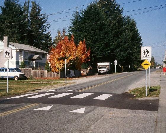 RAISED CROSSWALK APPLICATION: Speed Volume Short-Cut ROAD CLASSIFICATION: Local Collector EFFECTIVENESS 1 : (Based on 6.