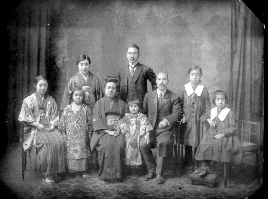 Sasaki Family SASAKI Kichisaburo My Mother Sasaki Family. He had six girls for children.