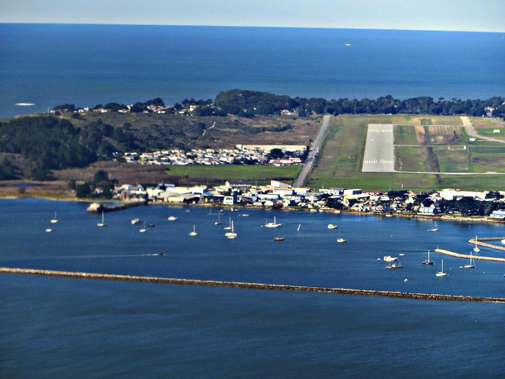 Guess The Airport! T ry to guess the airport pictured below. The airport is within the San Francisco Sectional and is an interesting and easy destination to reach from Pine Mountain Lake.