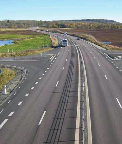NRA Pilot Projects The NRA has examined the possibility of segregating opposing traffic flows on low volume roads and has recently piloted two new divided road types, namely a 2+1 road and a 2+2