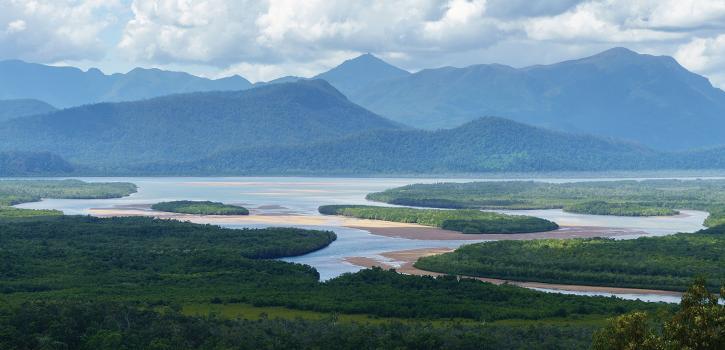 5 DAY Tropical Discovery OXDICC-8 This tour visits: Australia Cairns is the perfect starting