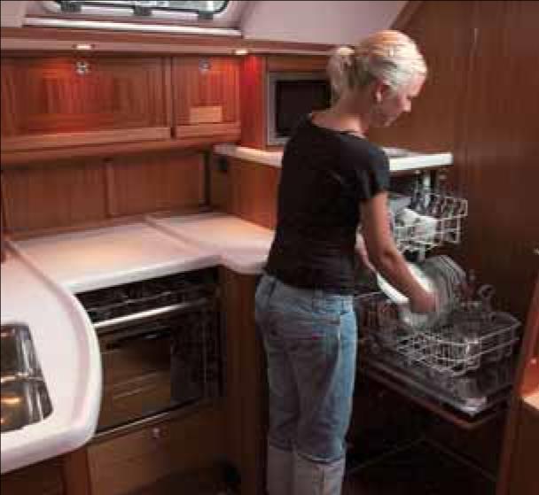 The pull-out galley fan/cooker