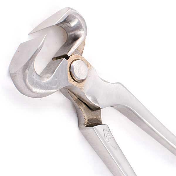 Nippers Hoof nippers are one of the tools that you will not want to scrimp on quality.