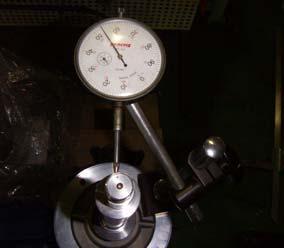 (5) Align the shaft with dial gauge.