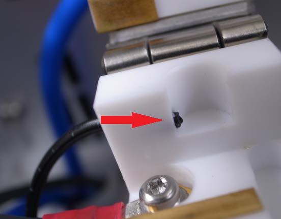 3.3.1 Check if photo sensor cable is damaged (1) Insert the cable to the hole.