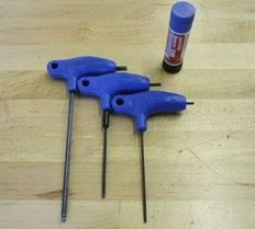 DROPOUT SYSTEM YETI TIPS Make sure your tools are in good condition. A worn allen key can round the hex on a bolt not allowing for proper torque.
