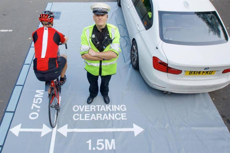 Additional Material Recommended distances for cycling and overtaking.