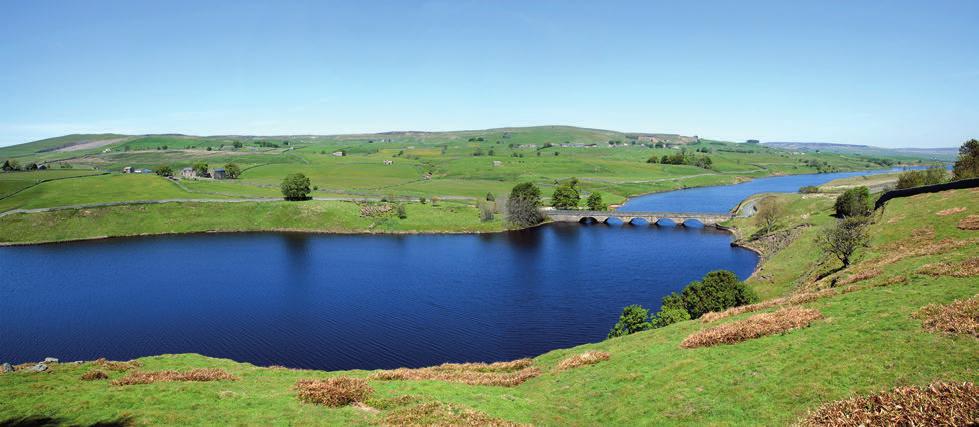 GRASSHOLME AND HURY, TEESDALE DL12 0PW / 9UP 01833 641 121 Lying in the picturesque rolling pstures upper Teesdle, Grssholme is firmly estblished s one the p ny method fisheries in the region.
