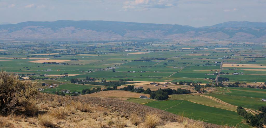 Ellensburg Overview Located just east of the Cascade Mountain Range on Interstate 90, Ellensburg is known as the most centrally located city in Washington.