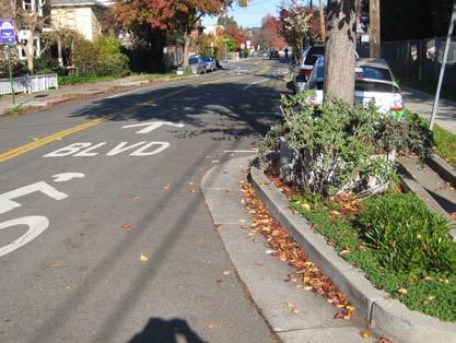 1.6.6. Level 4: Bicycle Boulevard Traffic Calming Traffic calming treatments reduce vehicle speeds to the point where they generally match cyclists operating speeds, enabling motorists and cyclists