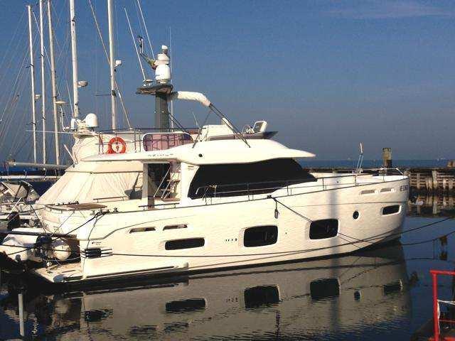 SEMI DISPLACING Wesmar Fins Azimut 50 Magellano Year: 2011 - Hull number: 18 GENERAL DESCRIPTION Year: 2011 Current Price: EUR 665,000 VAT status: Paid Laying: Adriatic sea (Italy) Layout: 1 master