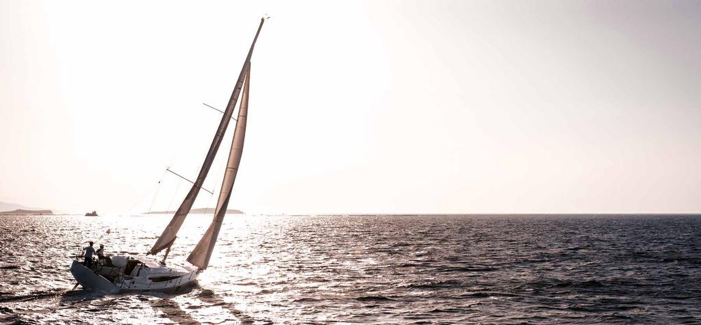 5 Azuree, cruising with performance Azuree yachts are designed to offer the best possible combination of an exceptionally comfortable cruising experience and impressive sailing performance, to both
