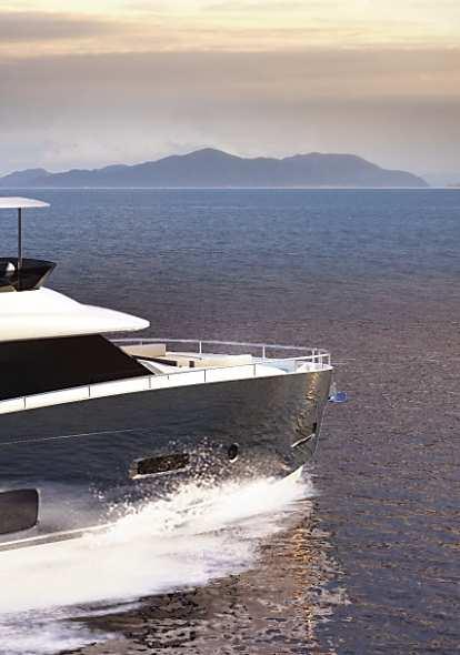 Cruise different In 2008, Azimut invented a new way of going to sea: Magellano 74, the "modern trawler". Ever since its debut, the Magellano Collection has been an "experience maker".