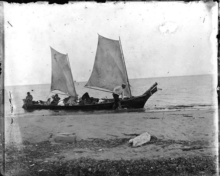 9. Dugout canoe with two sails, ca. 1900 By the turn of the century, indigenous seafarers adapted cloth sails, usually of the sprit-rig type common on sailing ships' longboats.
