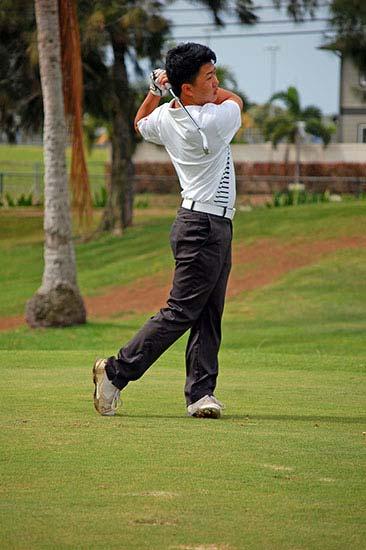 'Iolani boys and Girls Golf With 3 tournaments remaining, the boy and girl golfers
