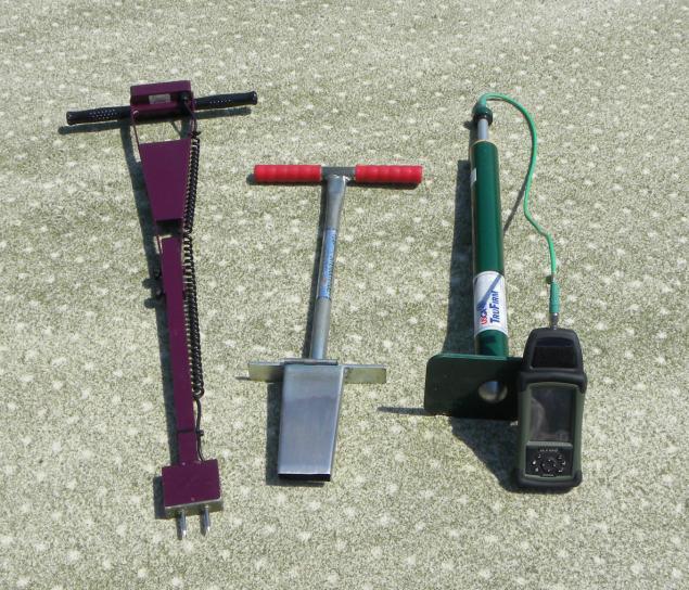 Page 3 of 7 These moisture meters can be used to identify dry areas before visual symptoms appear which can help reduce bentgrass summer stress.