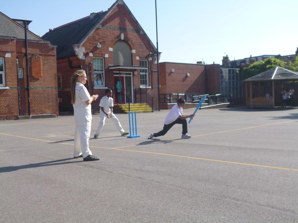 Cricket fixture V Longshore Primary Longshore Primary School paid us a visit on Thursday to play a cricket