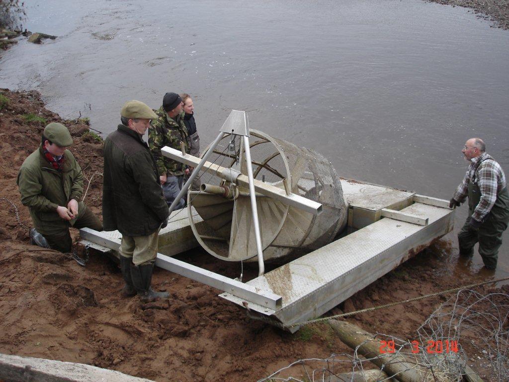 Annual Review 2014 The Loch Lomond Fisheries Trust have been working on a number of different projects throughout 2014 which have been summarised below: Rotary Screw Smolt Trap Members of the Loch