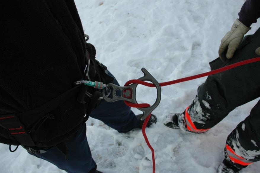 Task #1 Descending (Second option) If the slope is too steep to be safely walked and requires that the rescuer lower himself while attached to the rescue rope, a Rescue 8 should be used.