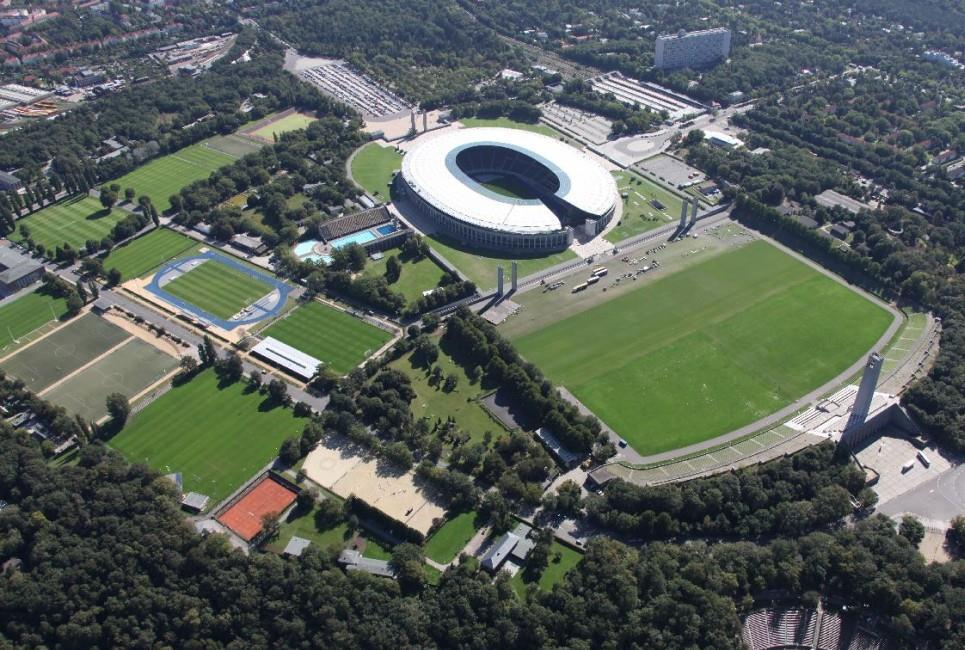 Berlin Venues COMPETITION VENUES Olympic Stadium Breitscheidplatz NON- COMPETITION VENUES Main Media Centre (MMC) Training Venues warm up track