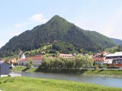 LAŠKO Laško is situated 10 kilometers from Celje in the valley of the Savinja river.