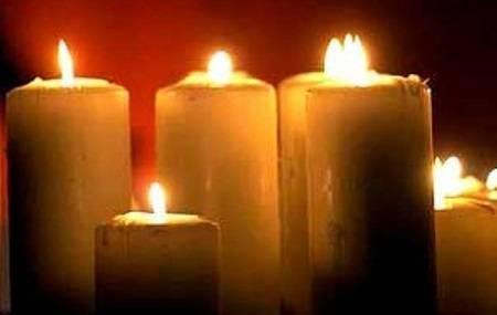 Thursday, 24th december 2015 Peace Light from Bethlehem The Volunteer Fire Fighters distribute the Peace Light from Bethlehem at 8am at the church square in.
