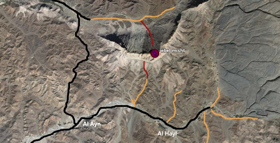 Black-top roads give access to the villages of Al Ayn and Al Hayl, on Jebel Misht's south side, from where the line of the Pillar is unmistakeable.