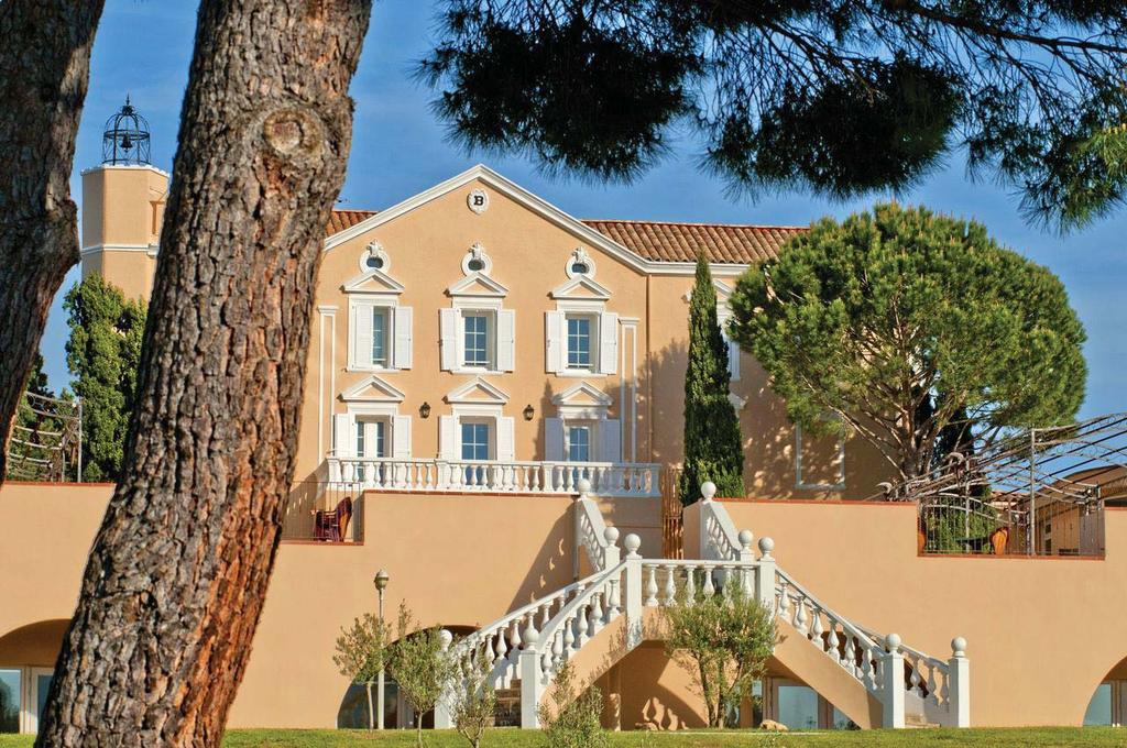 4 - ACCOMODATION FOR OFFICIALS Accomodation for judges and officials is arranged at: Hôtel Club Vacanciel 3* Bd JF Kennedy - 83520 Roquebrune sur Argens Tel: +33 (0)4.94.78.19.09 +33 (0)4.94.19.78.00 http://www.