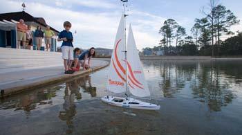 Yacht Pond Remember a simpler time, when fun was as easy as flying a kite? WaterSound Beach s Yacht Pont harkens back to those days.