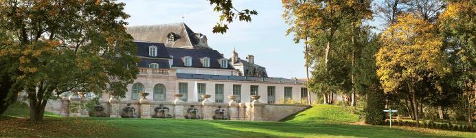 Chantilly, to play the Vineuil Course.