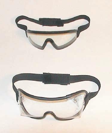 Snap-on visors (Figure 9). Snap-on visors are snapped directly to the helmet. Visors are available with an MBU-12/P trim or an MBU-20/P trim and in clear or sunshade. Visor cover (Figure 9).