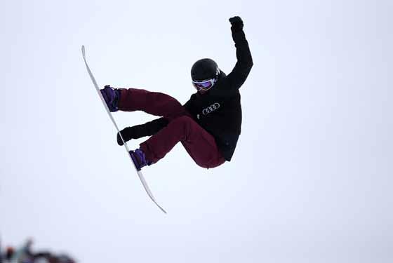 Training Opportunities Cardrona Alpine Resort, Wanaka Cardrona is a relaxed and friendly ski and snowboard resort featuring world class park and pipe facilities: A 22ft Halfpipe, international level