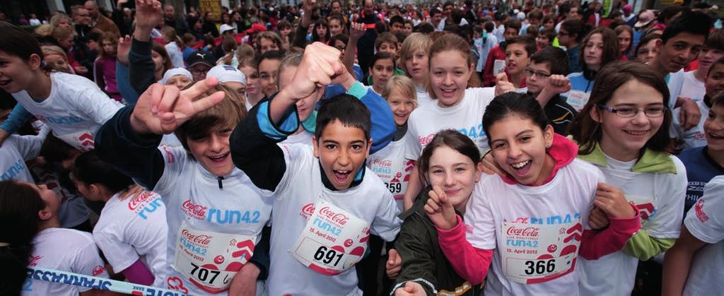 Running kids Party time and passion for sport bring 4,500 children and teenagers from the ages of 6 to 18 to run distances between 4.2 and 1 kilometre in the Coca Cola running competitions.