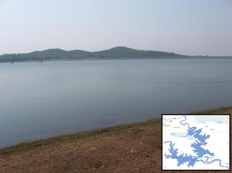 2 Advances in Zoology Figure 1: View of the Kangsabati Reservoir (blue shaded area indicating reservoir area in inset).