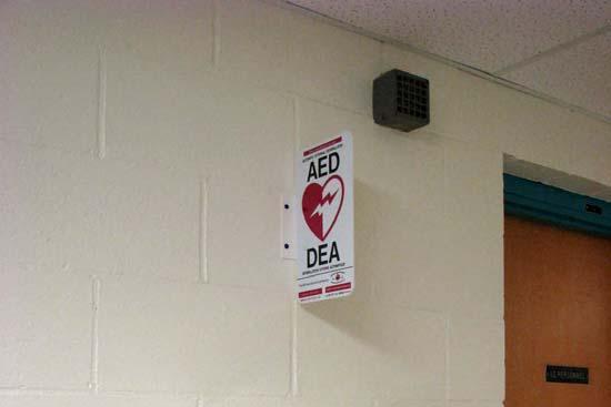 AED Costs CPR/AED training It is important that there are individuals within your facility or community that are trained on how to use the AED.