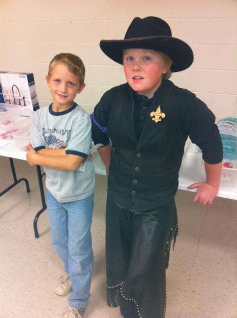 RSW (right) and cousin Little Rebel at the banquet Saturday night. Remind you of anybody? An Interview With: RATTLESNAKE WRANGLER Wanna see the future? Look to the left over there.