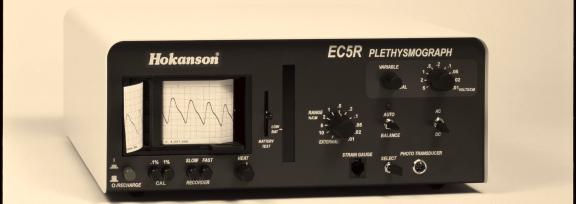 EC5R The EC5R combines two favorite plethysmographs (strain gauge and photo) in one modest package. The strain gauge plethysmograph is self balancing and electrically calibrated.
