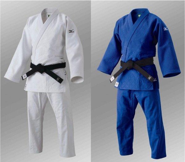 2.2 Judo riietus Judo riietus põhineb traditsioonilisel Jaapani talupoja riietusel, mis koosneb jakist, vööst ja pükstest. Jakk ja püksid on kas valget või sinist värvi.
